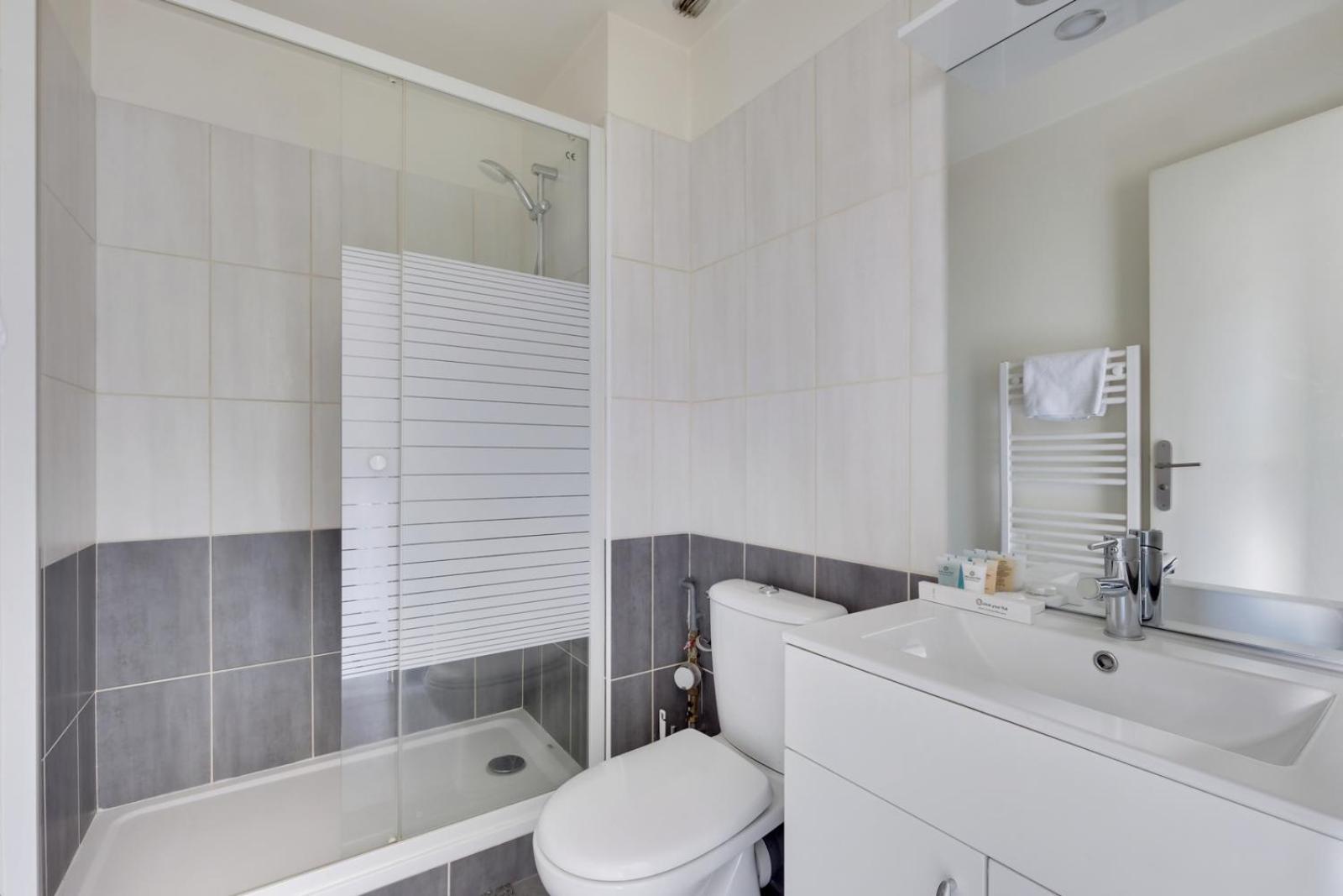 808 Chic Suite - Superb Apartment Bagnolet Bagian luar foto